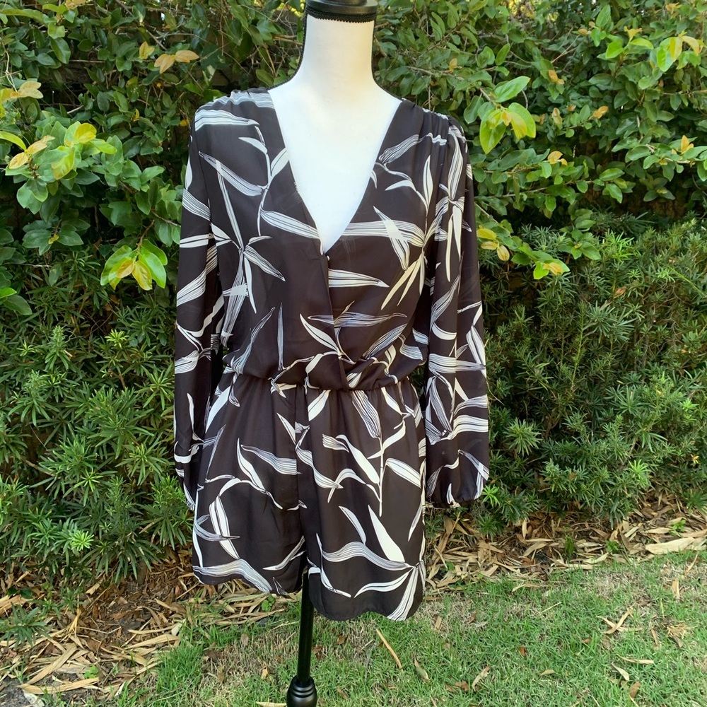 Caribbean Queen Size M Deep V Long Sleeve Romper